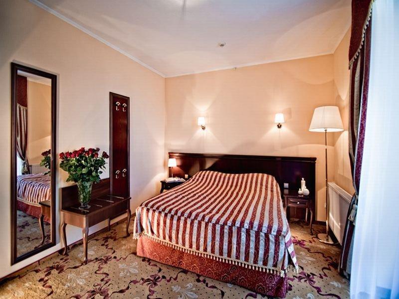 Royal Medical Cezar Hotel Truskavets Ngoại thất bức ảnh