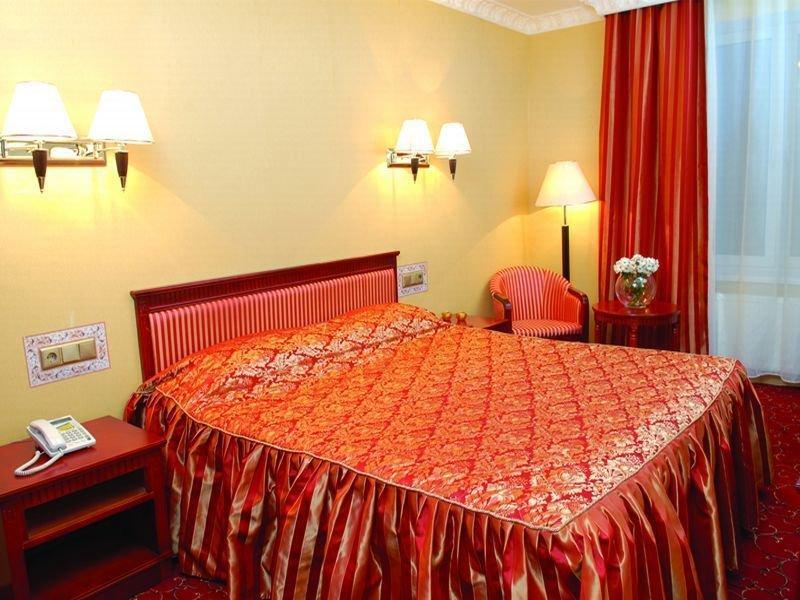 Royal Medical Cezar Hotel Truskavets Ngoại thất bức ảnh